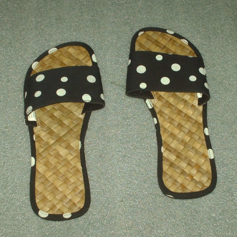 Brand new pair of Polka Dot sandals size XL(11-12)